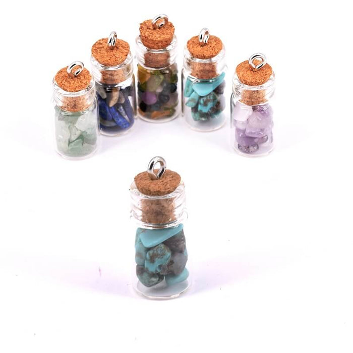 Pendentif bouteille verre avec éclats de Turquoise synthétique 18x10mm (1)