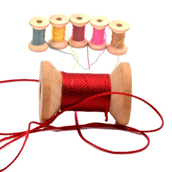 Cordon en polyester soyeux torsadé rouge 1mm (5m)