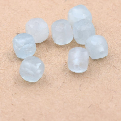 Kaufen Sie Perlen in der Schweiz Würfelperle, facettiert, quadratisch, Aquamarin, 4 mm – Loch 1 mm (10)