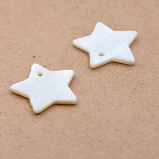 Pendentif étoile nacre blanc crème 20x20mm (2)