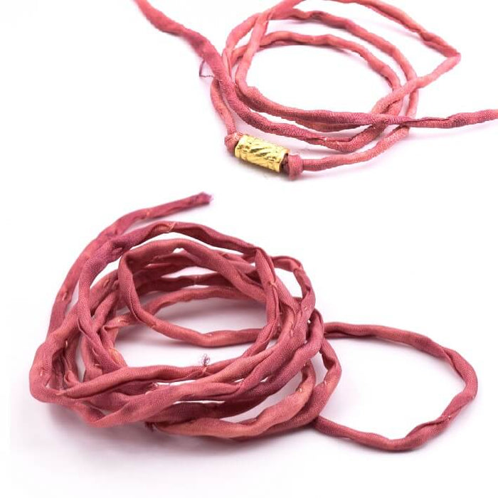 Cordon de Soie Naturelle Teinture Main Rose Indien 2mm (1m)