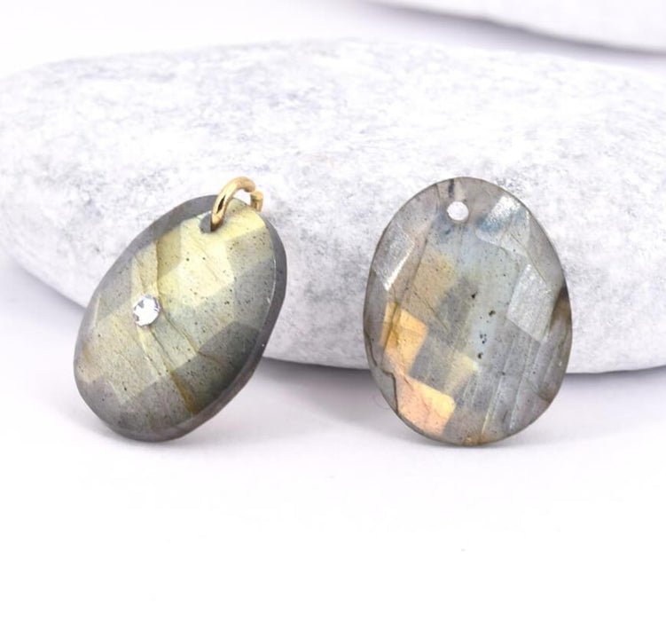 Pendentif Perle Goutte Ovale Labradorite Facettes 19x15mm-0.9mm (1)