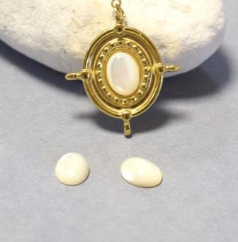 Kaufen Sie Perlen in der Schweiz Cabochon Oval Echtes Perlmutt 8x6mm (2)