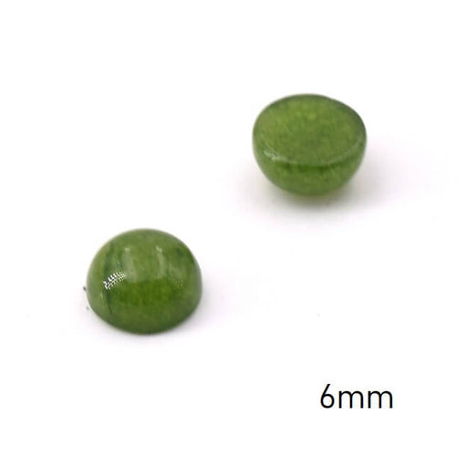 Kaufen Sie Perlen in der Schweiz Runder Cabochon, grün gefärbte Jade - 6 mm (2)