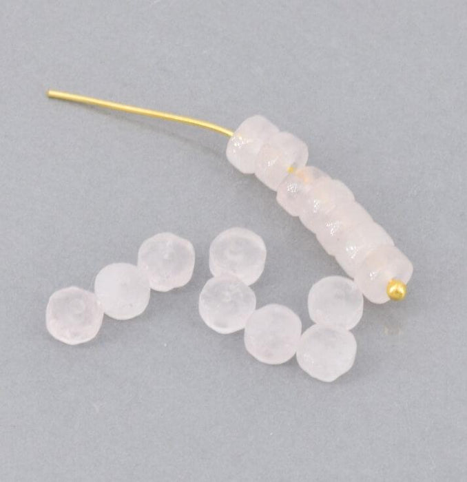 Heishi Beads WEISS Quarz 4x2mm - 0.7mm Loch (10)