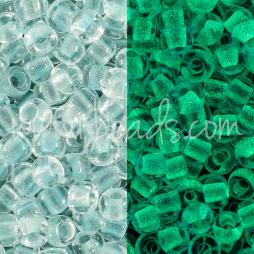 Kaufen Sie Perlen in der Schweiz cc2723 - Toho Rocailles Perlen 11/0 Glow in the dark baby blue/bright green (10g)