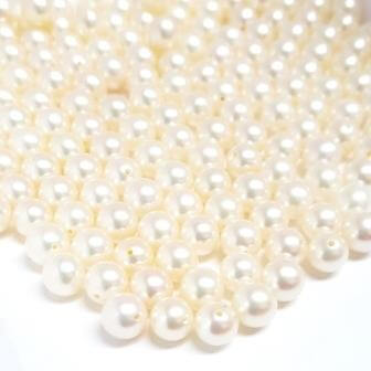 Kaufen Sie Perlen in der Schweiz halbgebohrte Weiße halbgebohrte Süßwasserperle 4,5 mm (2)