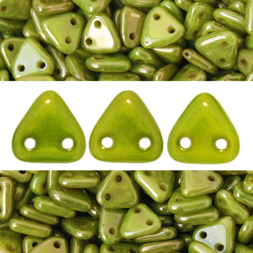 Kaufen Sie Perlen in der Schweiz 2 Loch Perlen CzechMates triangle Silversheen Chartreuse 6mm (10g)