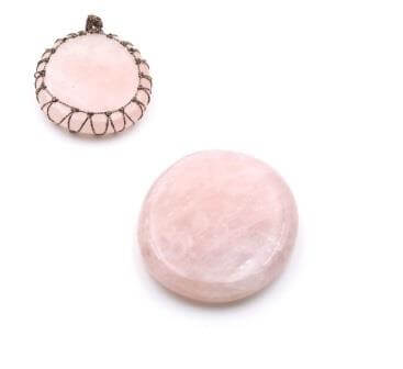 Kaufen Sie Perlen in der Schweiz Rosenquarz Oval flach Kiesel , Größe 40-45x6mm (1)