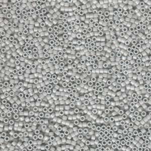DB048 - 11/0 Delica beads opaque light smoke- 1,6mm - Hole : 0,8mm (5gr)