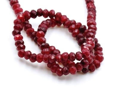 Kaufen Sie Perlen in der Schweiz Facettierte Jadeperlen - Granatfarbe 4X2,5 mm - Loch: 1 mm (1 Strang)