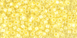 Kaufen Sie Perlen in der Schweiz cc770 - Toho treasure perlen 11/0 Inside color crystal opaque yellow lined (5g)