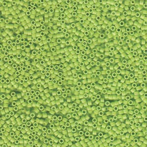 Kaufen Sie Perlen in der Schweiz DB733 - 11/0 Delica beads opaque chartreuse - 1,6mm - Hole : 0,8mm (5gr)