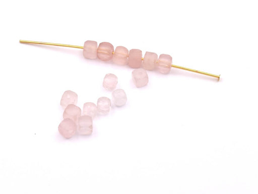 Kaufen Sie Perlen in der Schweiz Facettierte Würfelperlen Rosenquarz 4 mm- Loch: 0,6 mm (10)