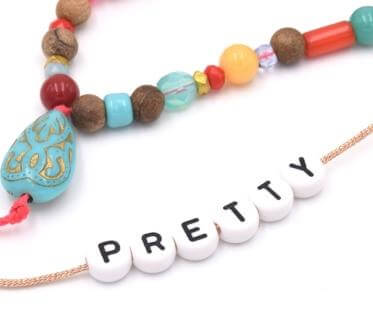 Kaufen Sie Perlen in der Schweiz Wort PRETTY -6 Runde Buchstabenperlen 7mm (1 Wort)