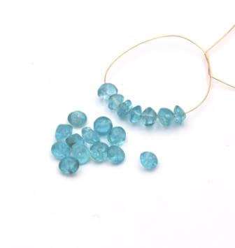 Perles en aPATITE bicone chips environ 4x2mm (30)