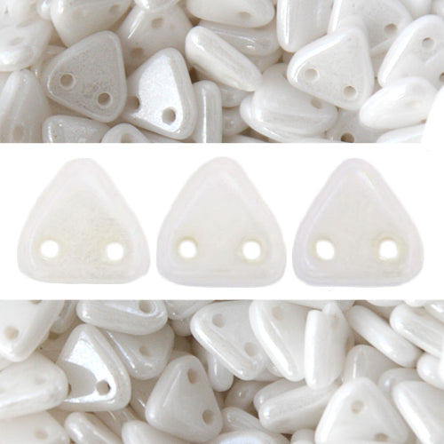 Kaufen Sie Perlen in der Schweiz 2 Loch Perlen CzechMates triangle luster opaque white 6mm (10g)