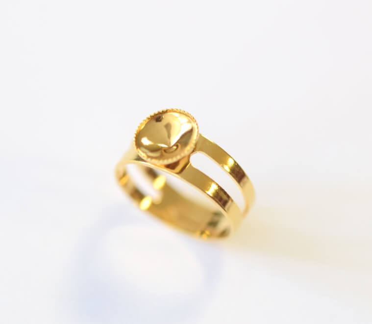 Verstellbare vertiefte Ringfassung für 8mm cabochon GOLD-plattiert mit Konturschnitt (1)