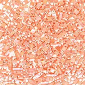 Kaufen Sie Perlen in der Schweiz Cc596 - miyuki tila perlen QUARTER semi matt opque salmon 1.2mm (50 beads)