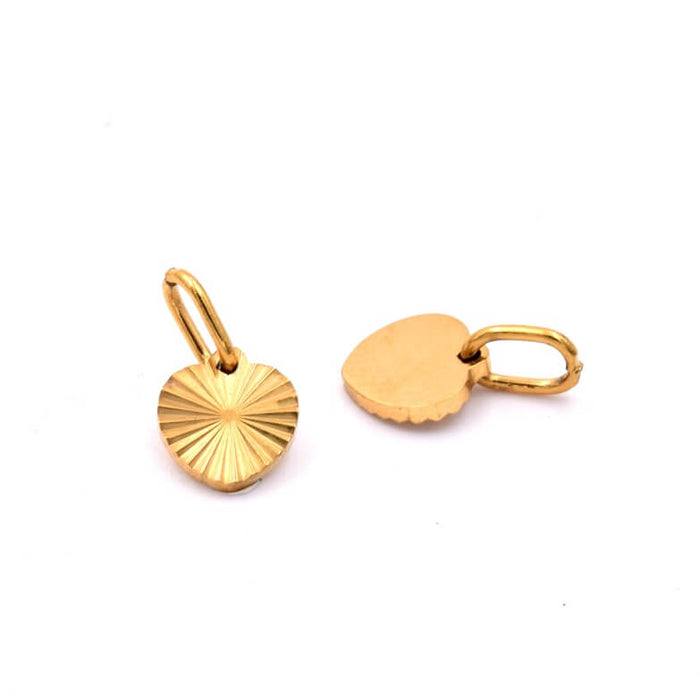 Kleiner herzförmiger Anhänger – 7 mm gerippt – goldfarbener Edelstahl – 6 mm Ring (1)