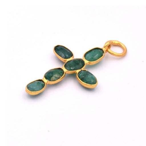 Kaufen Sie Perlen in der Schweiz Kreuzanhänger mit 6 Smaragden, eingefasst in Sterlingsilber, Blitzgold, 24 x 16 mm (1)