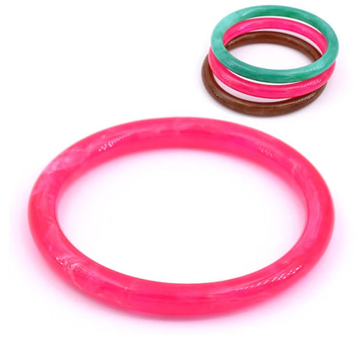 Kaufen Sie Perlen in der Schweiz Marmorierter Neonpinker Harzarmreif 67 x 7 mm (1)