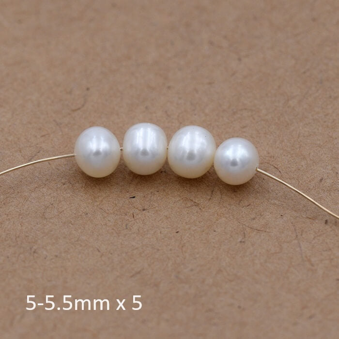 Perles d'eau douce rondes potatoe blanc 5mm sur fil (1)