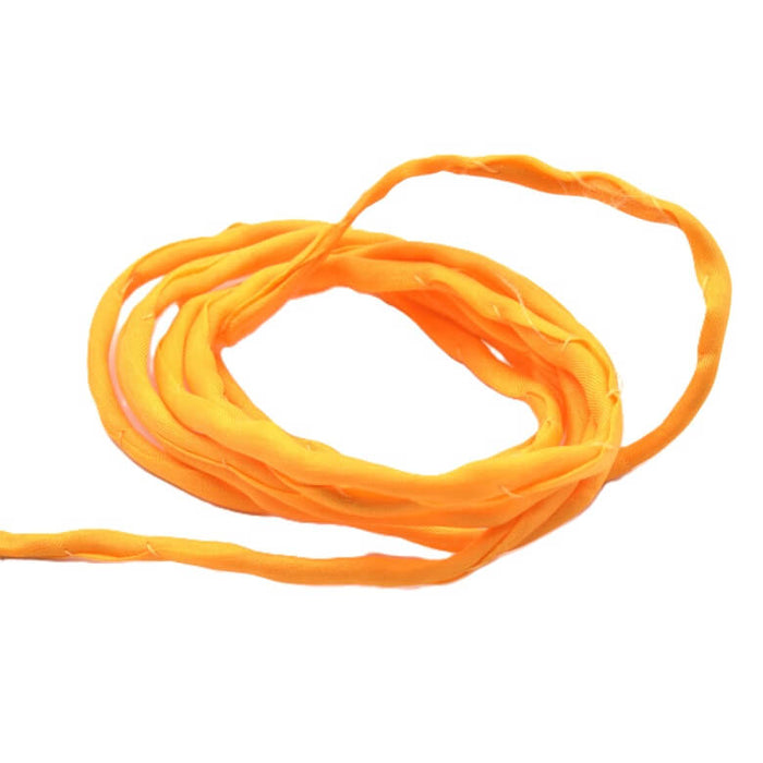 Cordon de soie naturelle teinture main jaune orange clair 2mm (1m)