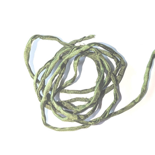 Achat Cordon de soie naturelle teinture main vert olivine 2mm (1m)