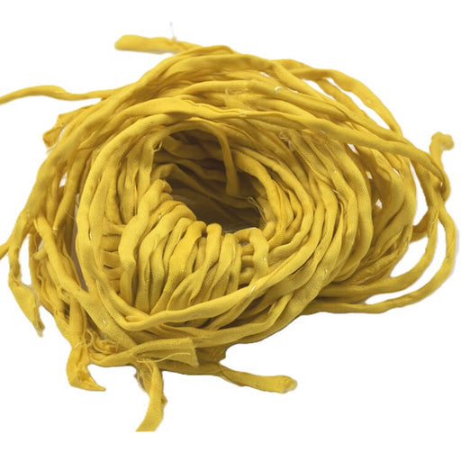 Cordon de soie naturelle cousu main teinture jaune curry 2mm (1m)