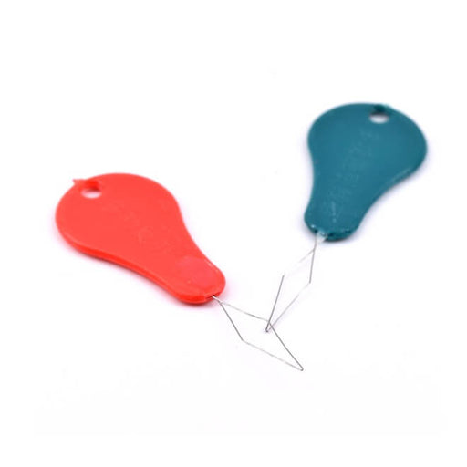 Enfile aiguille 4.7cm en plastique (2)