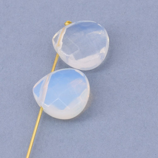 Tropfenanhänger aus Opalimitat 13 mm Loch: 1 mm (2)