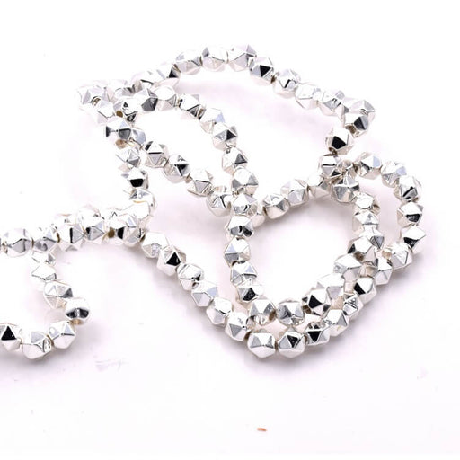 Perle polygone en Hématite argenté qualité 3.5-4x3.5-4mm (1 Fil- 39cm)