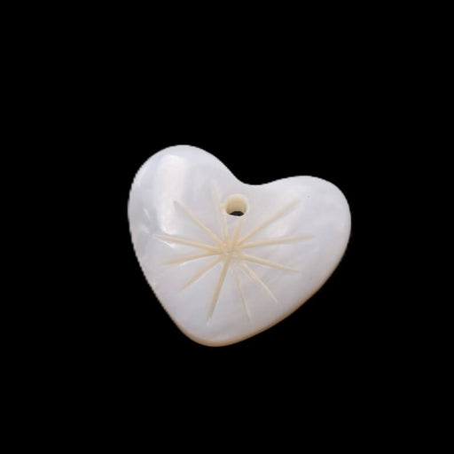 Pendentif nacre coquillage coeur gravé avec étoile 19x17mm - Trou : 1.4mm (1)
