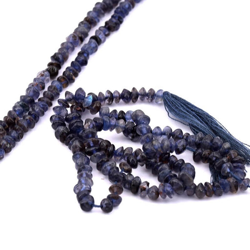 Kaufen Sie Perlen in der Schweiz Iolith-Knopfperle 4–5 x 2–3 mm – Loch: 0.5 mm (1 Strang – 33 cm)