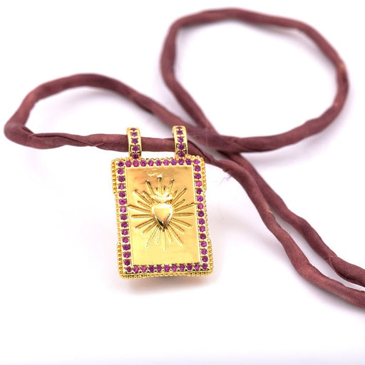 Kaufen Sie Perlen in der Schweiz Goldener rechteckiger Skapulieranhänger mit fuchsiafarbenem Zirkon 22 x 17 mm