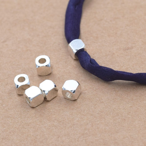 Achat Perles Cube Carré en Acier Inoxydable Argenté 4x4x4mm (5)