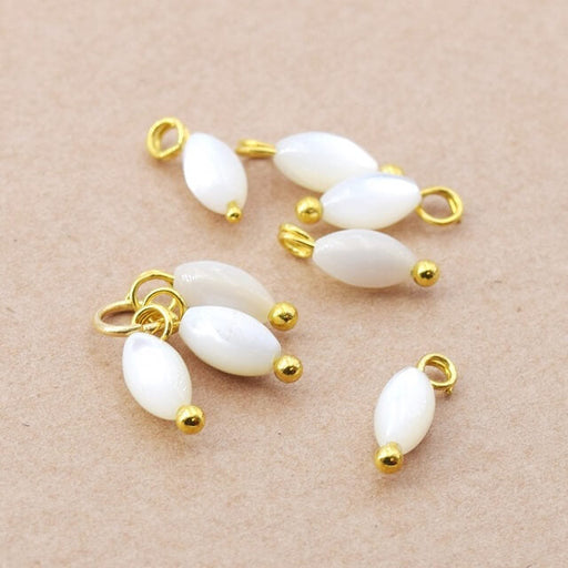 Kaufen Sie Perlen in der Schweiz Charm-Anhänger Muschelreisperlen mit goldenem Messing -7x4mm (8)