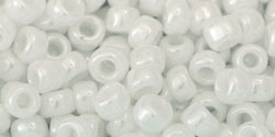 cc121 - perles de rocaille Toho 6/0 opaque lustered white (10g)