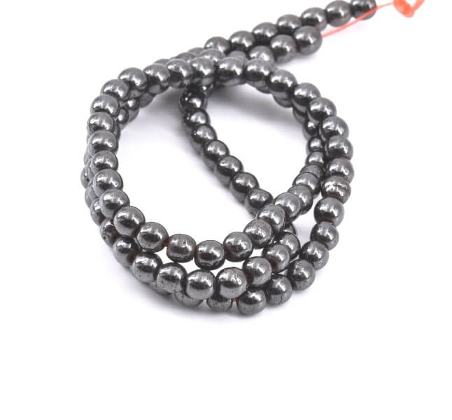Perles rondes Hématite reconstituée magnétique 4mm sur fil 40 cm 70 perles (1 fil)