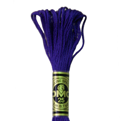 Fil à broder DMC mouliné spécial coton 8m bleu 820 (1)