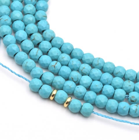 Achat Turquoise reconstituée teintée à facettes, 4mm, trou 1mm env: 90 perles (vente 1 rang)
