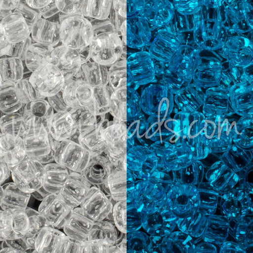 cc2701 - perles de rocaille Toho 11/0 Glow in the dark crystal/glow blue (10g)